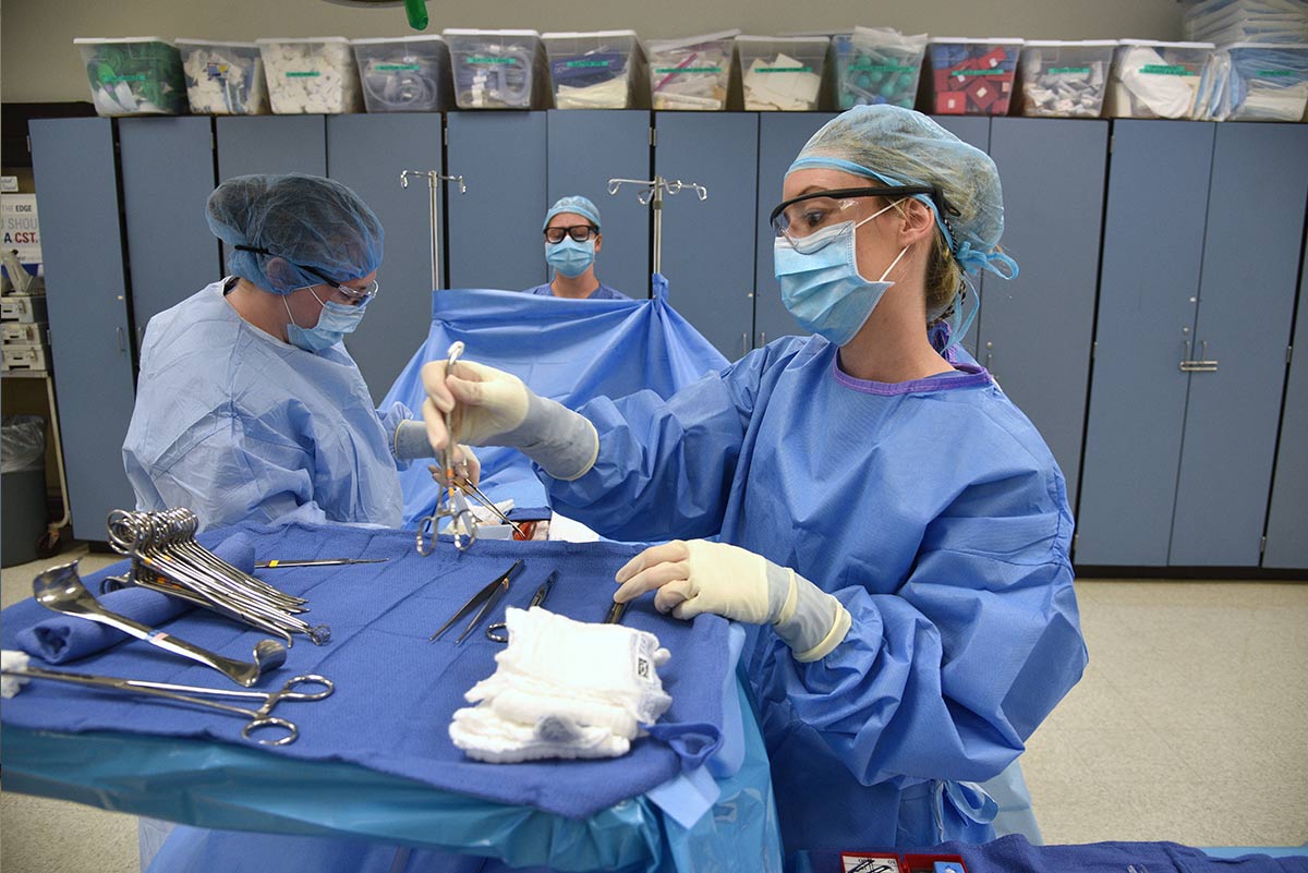 Surgical tech programs near me with financial aid options